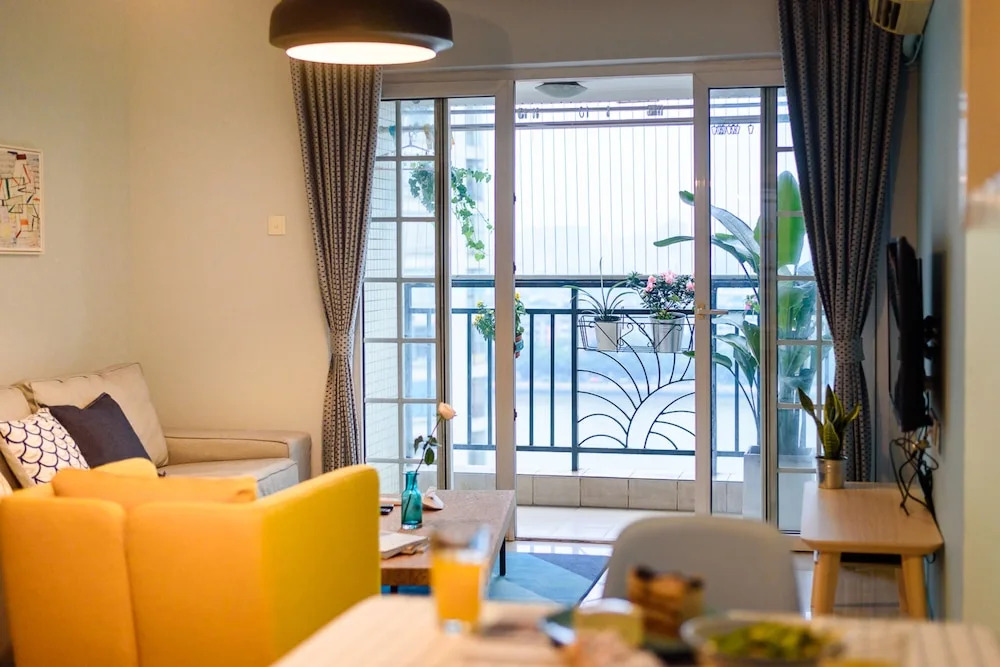 Locals Boutique Apartment Lujiang No.4