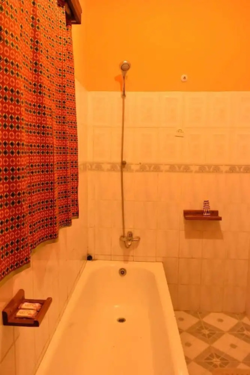Room in B&B - Amahoro Guest House - Queen Room