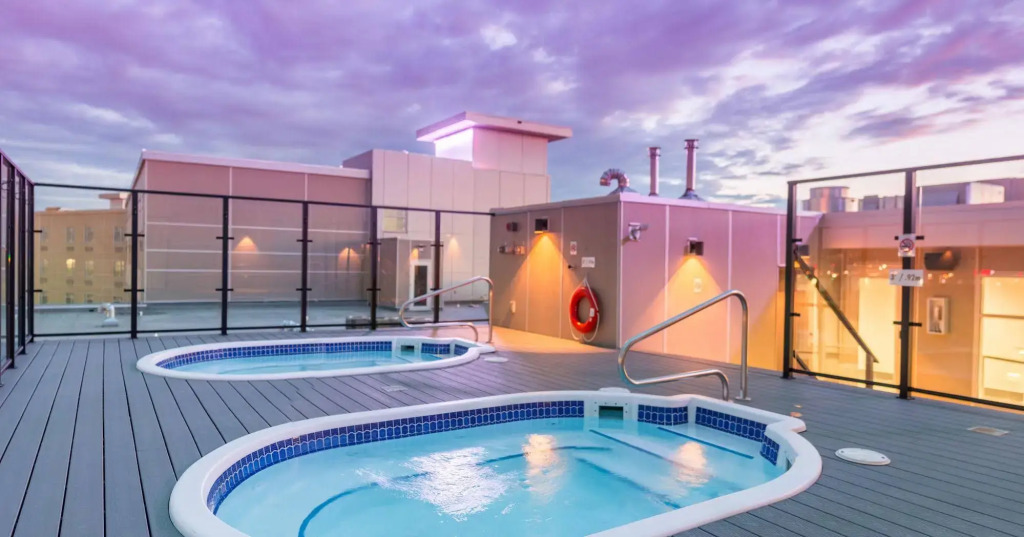 Applause Hotel by CLIQUE