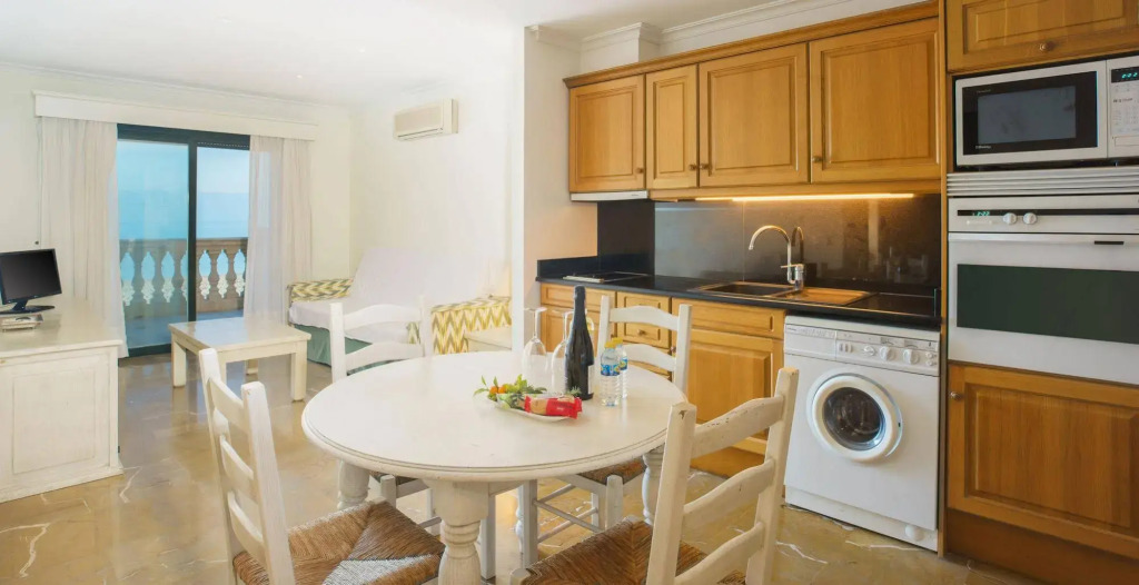 Aparthotel Galeón Suites