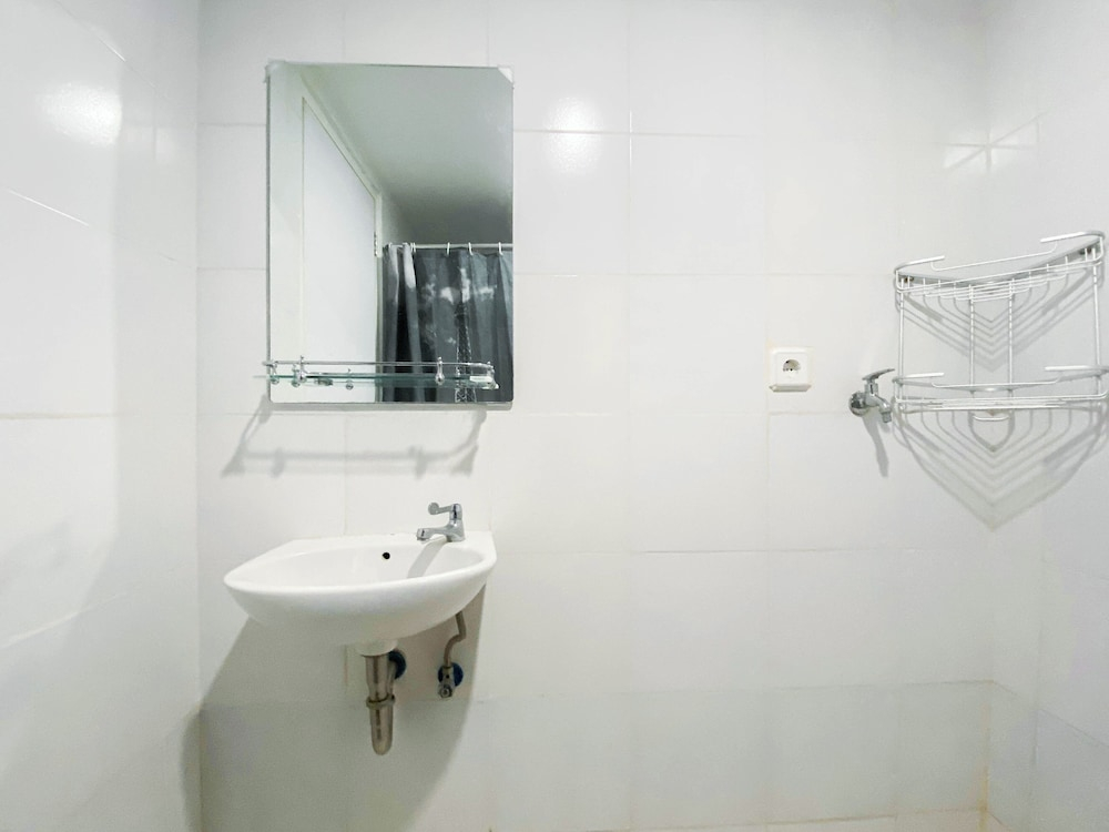Simply And Homey Studio (No Kitchen) Room Apartment Paltrow City