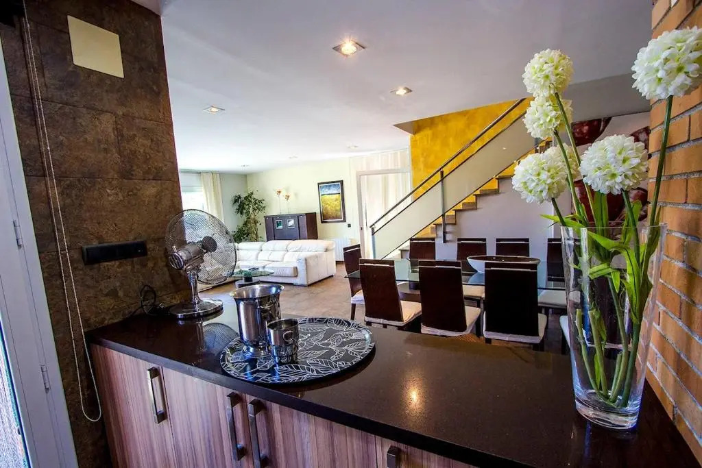 Catalunya Casas Modern and spacious with private pool close to BCN