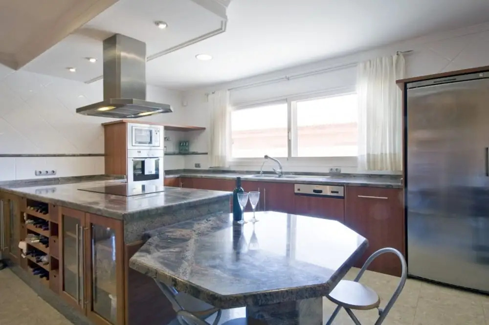 Villa - 4 Bedrooms with Pool, WiFi and Sea views - 104966