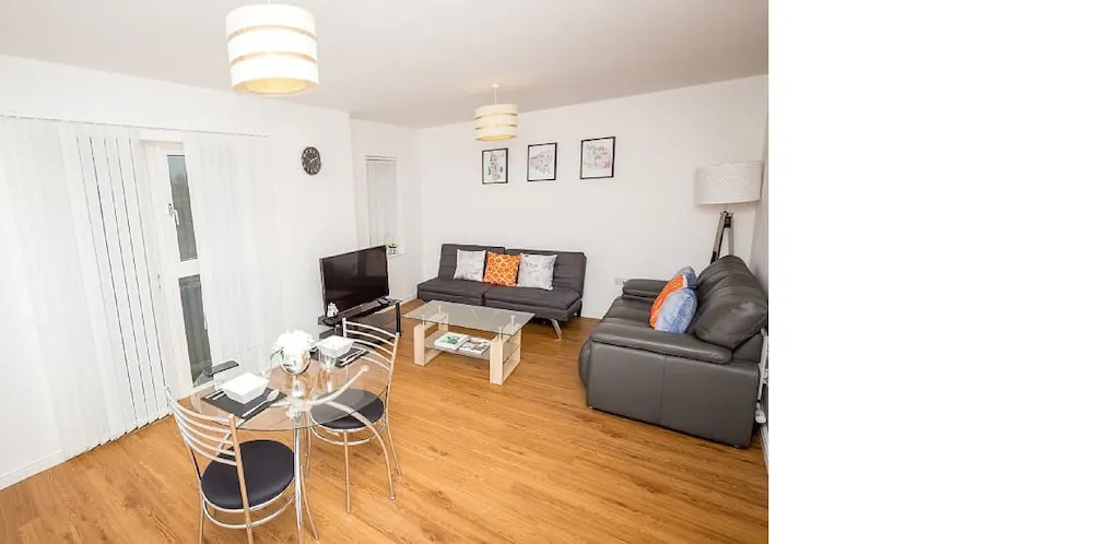 Walking Distance to Town With Free Parking