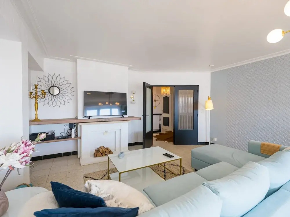 Apartment With 3 Bedrooms Near the sea