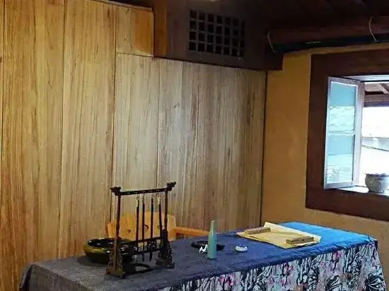 Girl Xiaocha Hostel