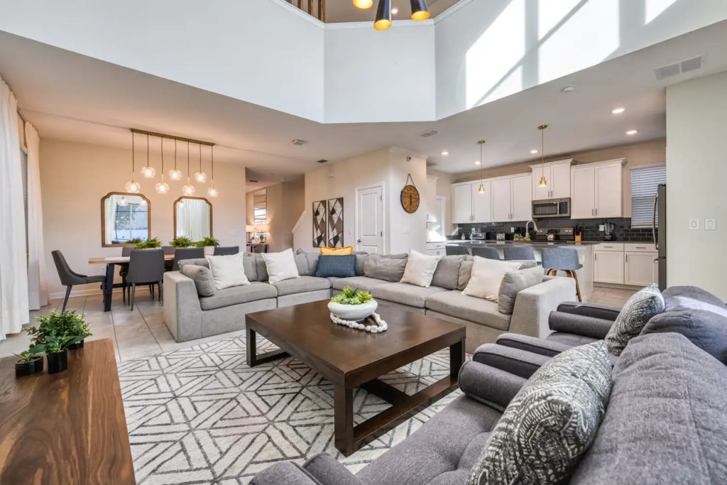 Luxury 5 bedroom House near Disney and Attractions