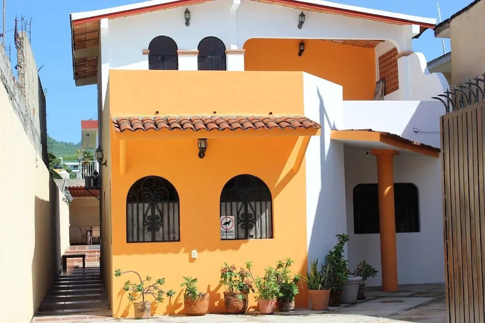 Casa Buena Vida 3 Bedroom Townhouse