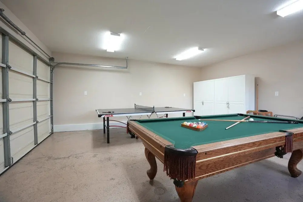 Awesome 4 Bedroom, 3 1/2 Bath Home 1/2 Mile Walk To Disney