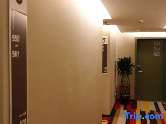 Tai Yi · Z Hotel