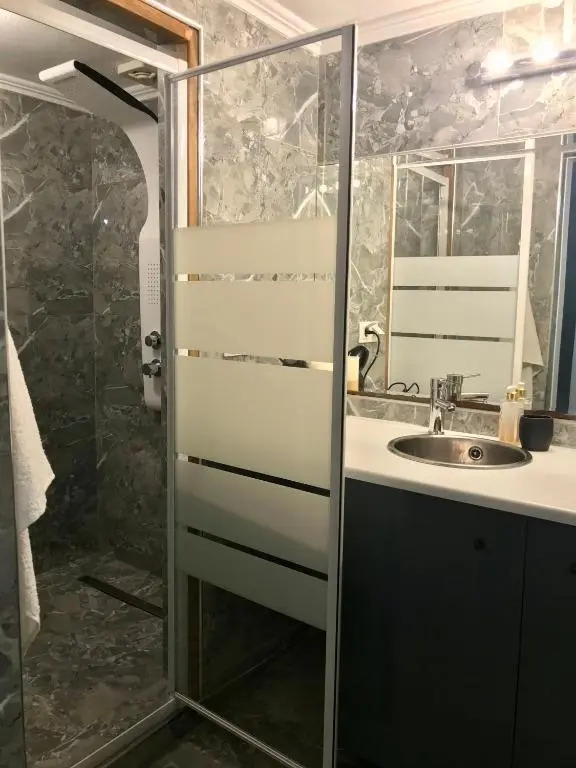 Apartment 100 square meters in perea 40 meters away from the sea