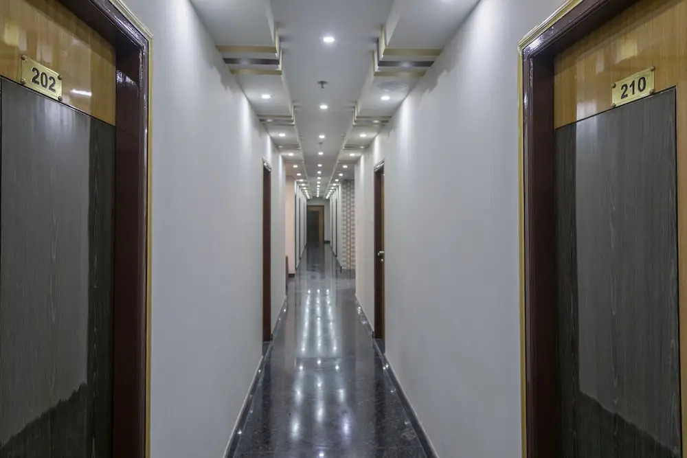 OYO 9909 The Saad Hotel