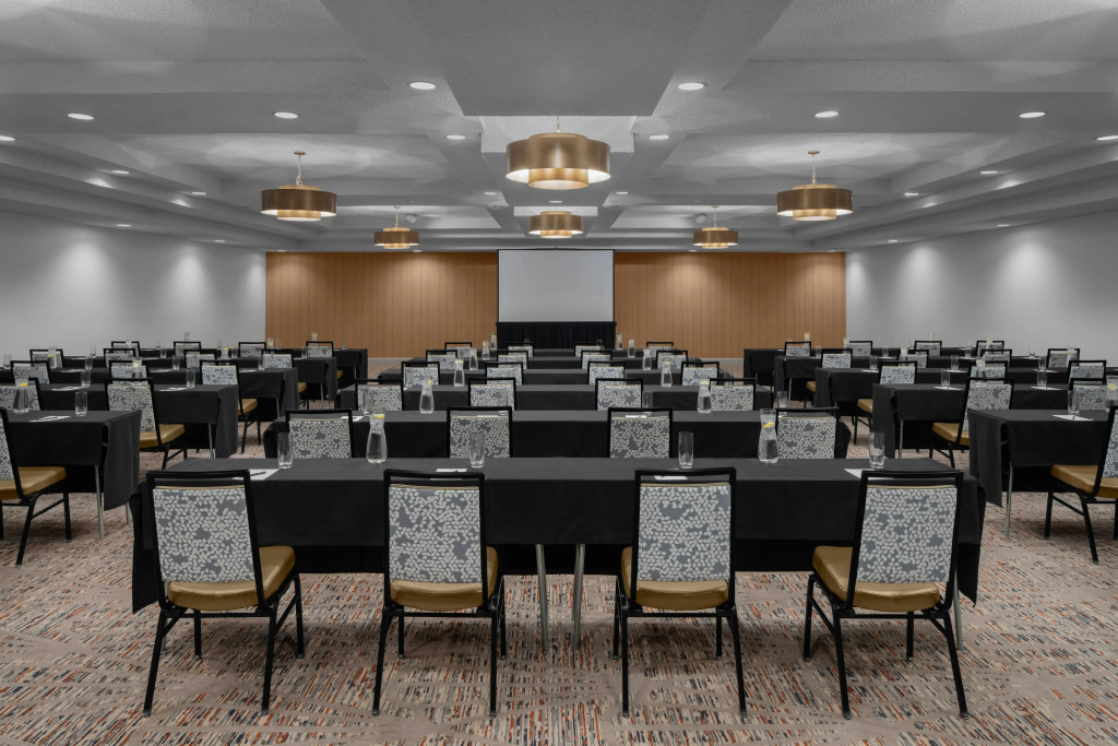 Embassy Suites by Hilton Phoenix Biltmore