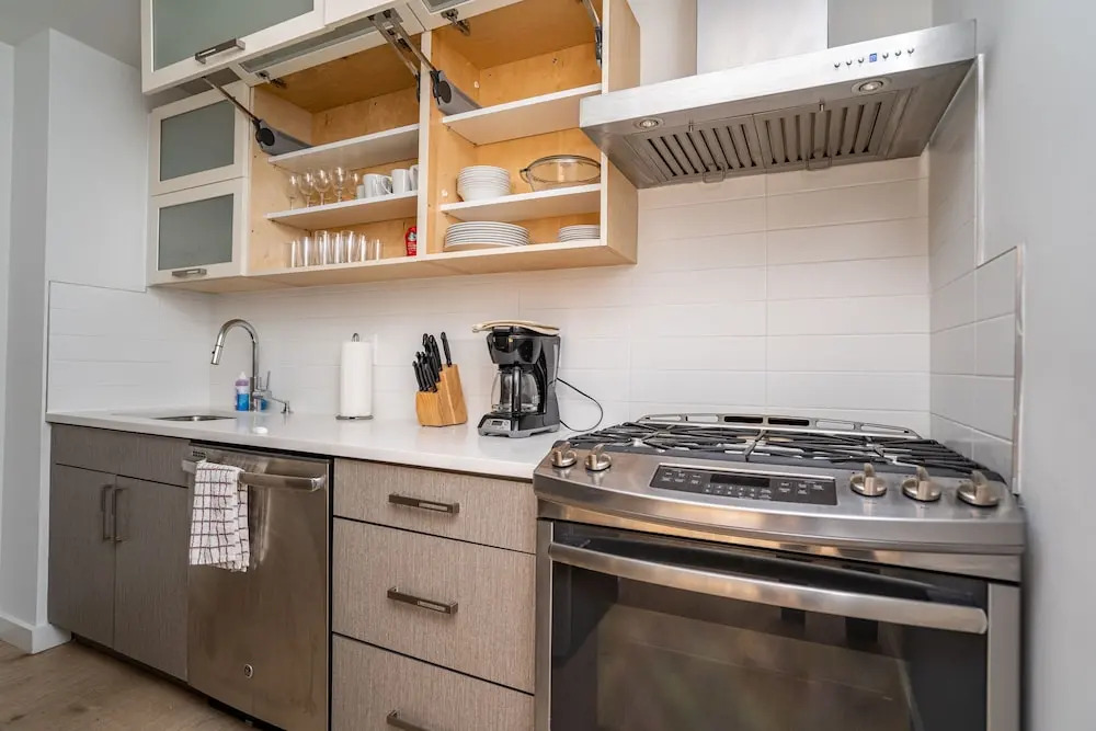 2ND Ave Apartments 30 Day Rentals