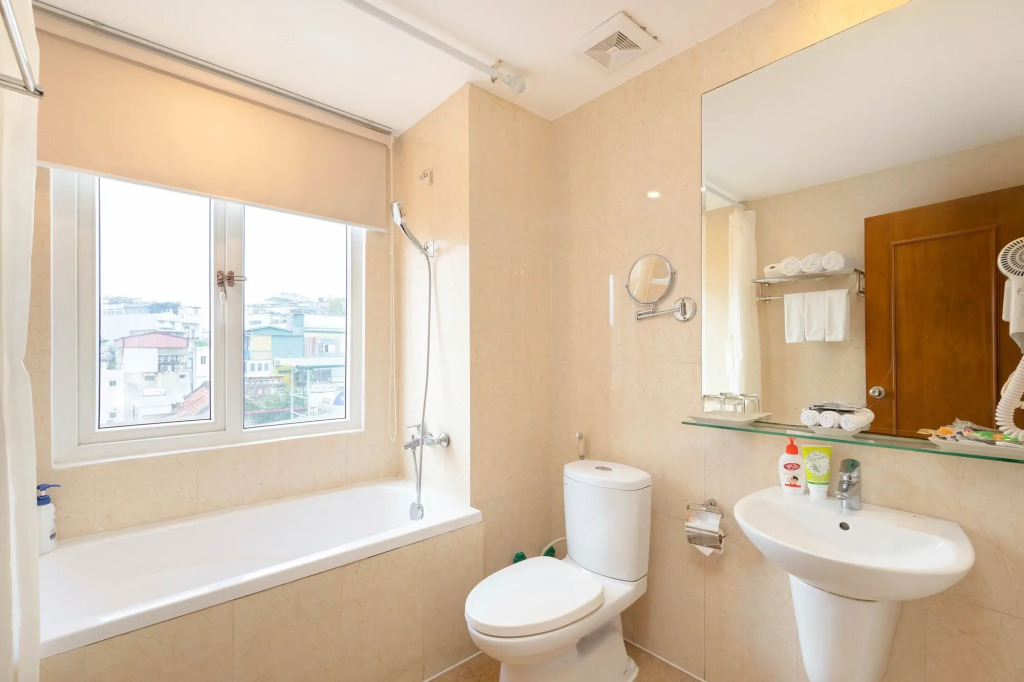 A25 Premium Hotel - 23 Quán Thánh