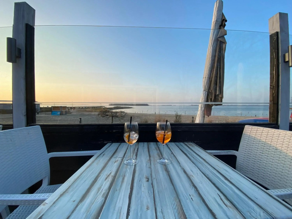 GREEN VILLA - Nachhaltiger Urlaub am Veluwemeer - großer Garten - Dachterrasse mit Meerblick - bis 2 Hunde inklusive