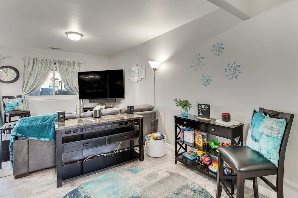4 Mi to Main St: Grand Junction Townhome w/ Patio!