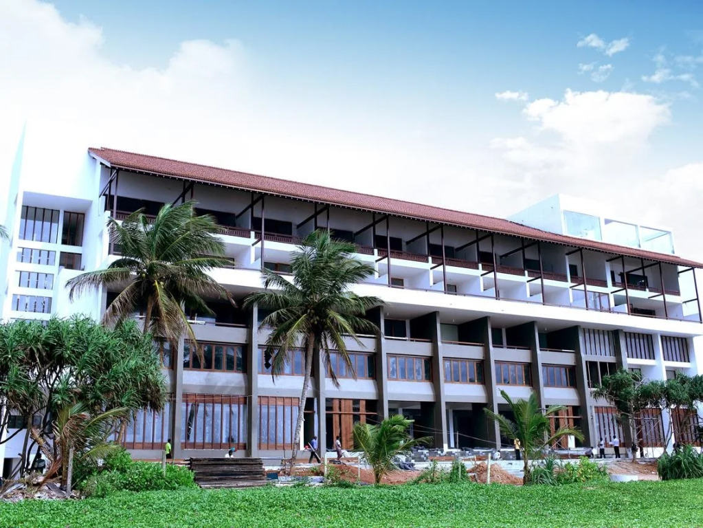 Pandanus Beach Resort & Spa