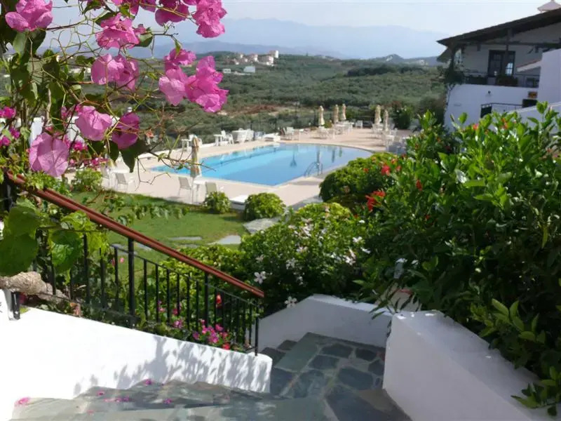 Bella Vista Village Hotel