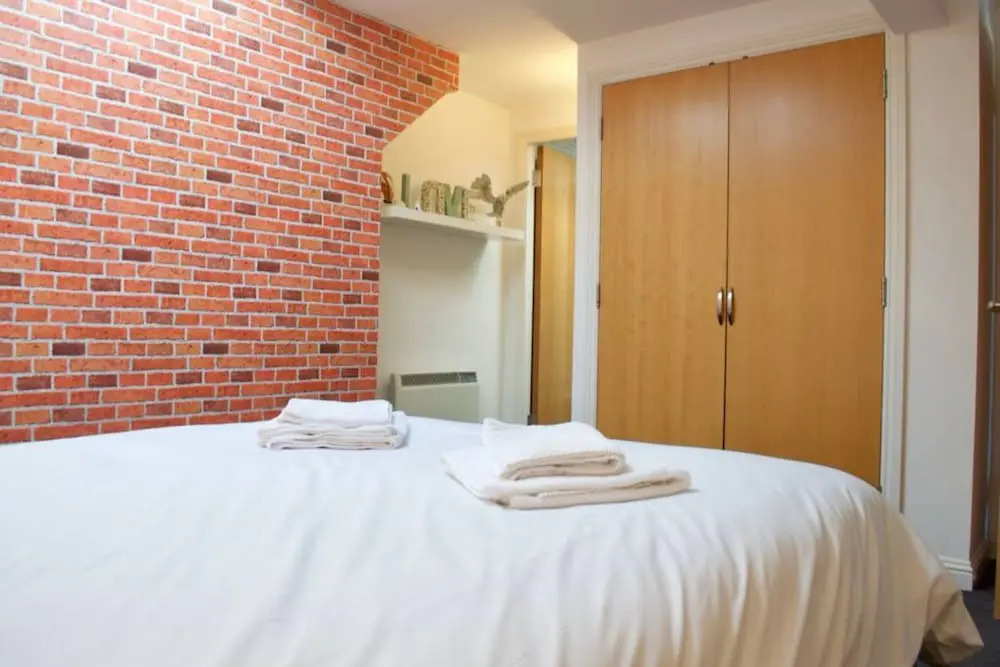1 Bedroom Duplex Flat With Balcony And Free Parking