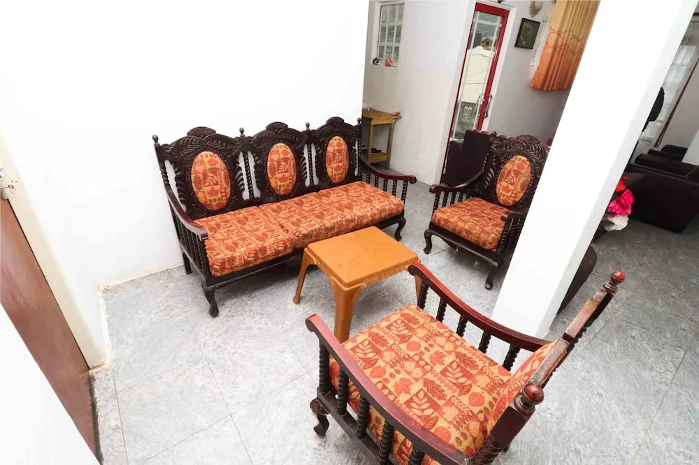 Yoho Oneeli Villa