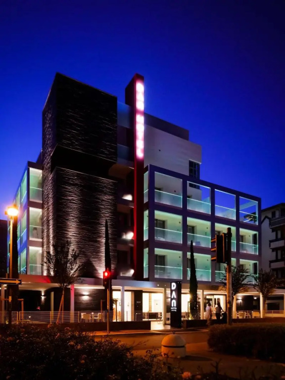 Dan Hotel