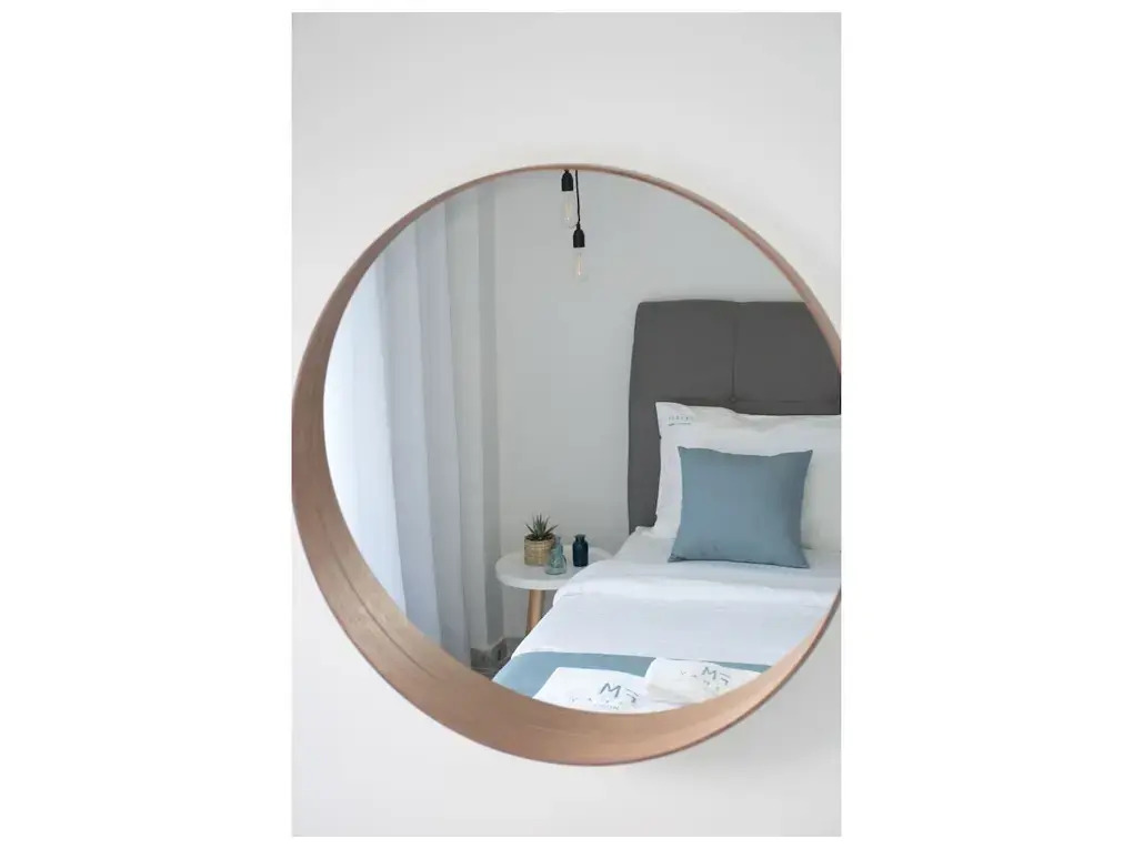 Friday Mood by Diomedes Group