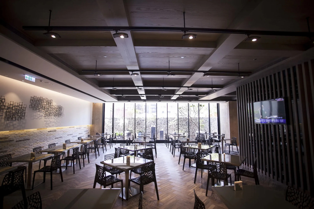 Royal Group Hotel Minghua Branch