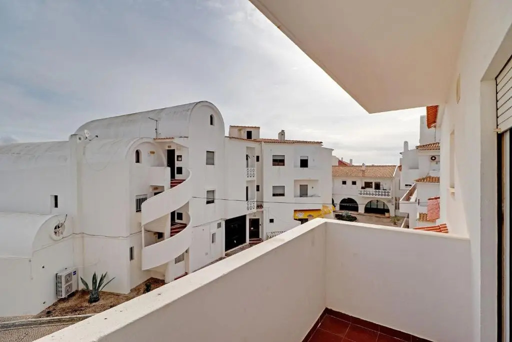 Albufeira Central by Homing