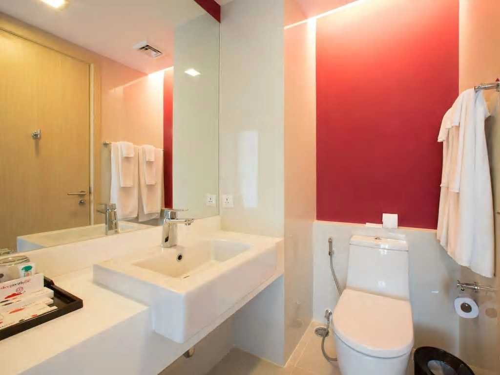 SLEEP WITH ME HOTEL design hotel @ patong