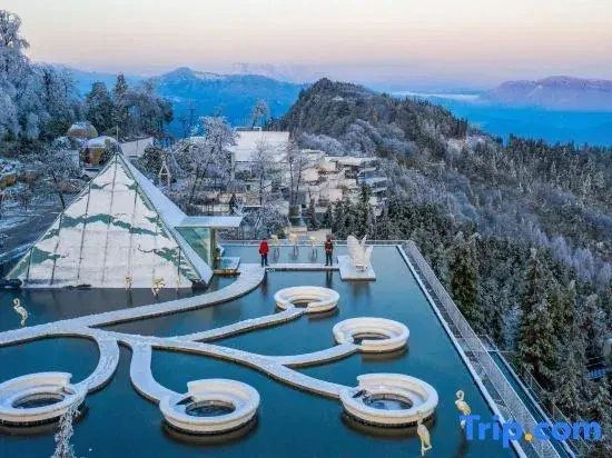 Yunfuli Cliff Hotel, Qili Pingye Luxury Hotel