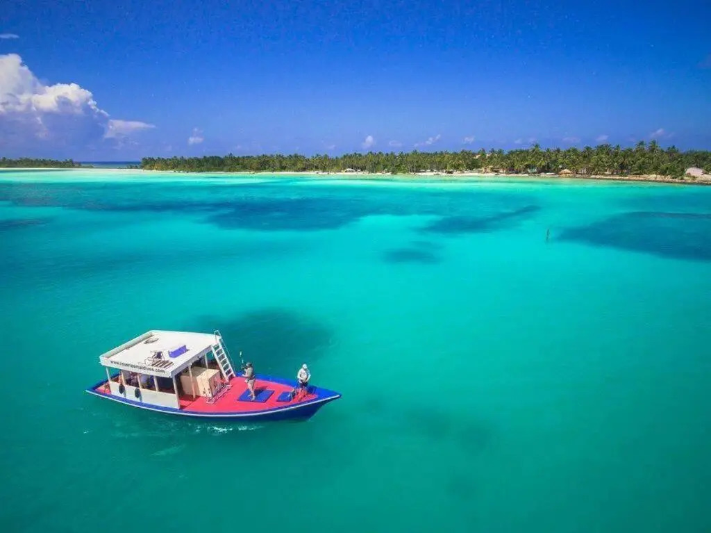 Long Beach Laamu Hotel