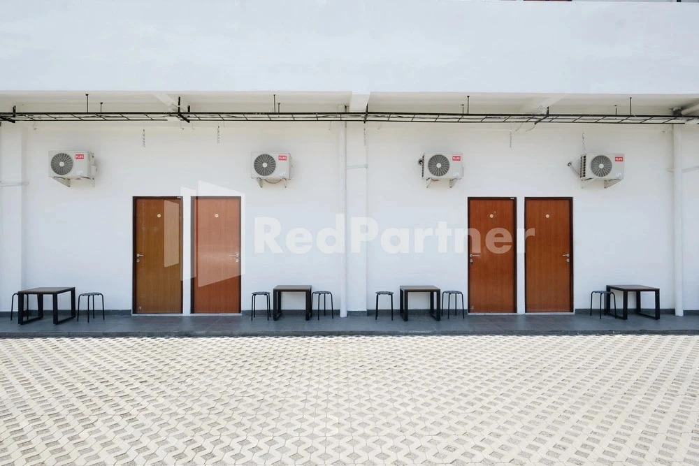 Tentram Guesthouse near Amikom Mitra RedDoorz