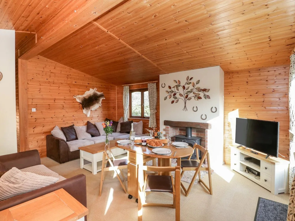 15 Amberwood