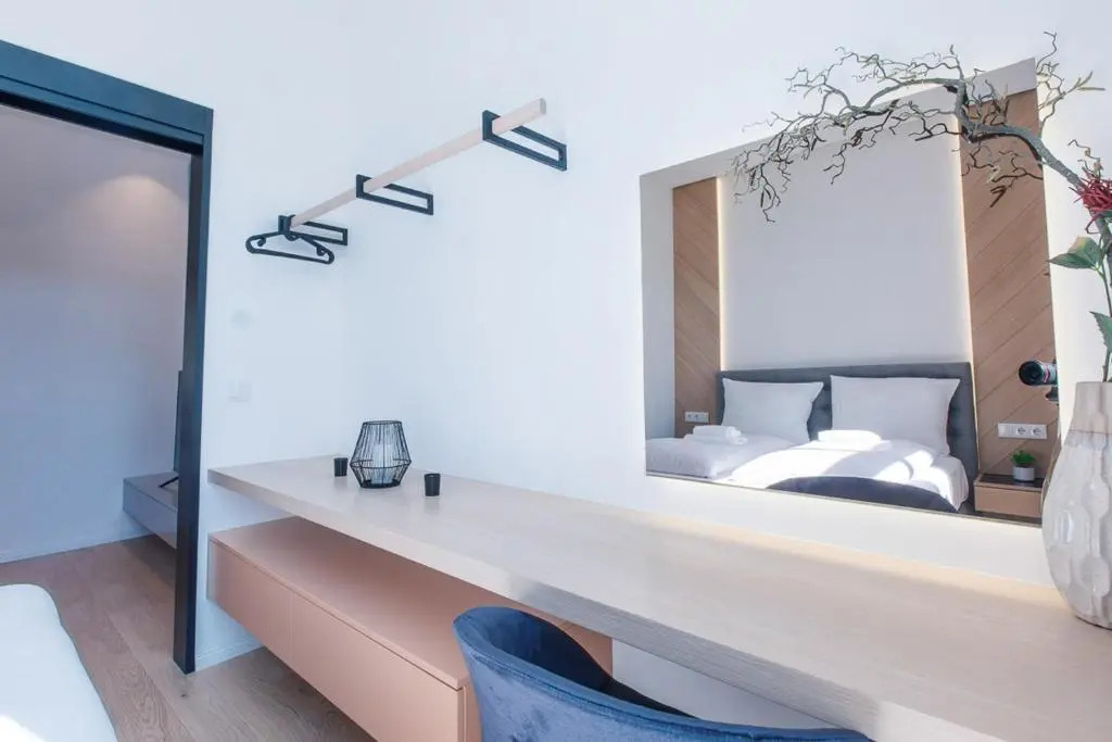 Zeus Design Apartments Unique #36