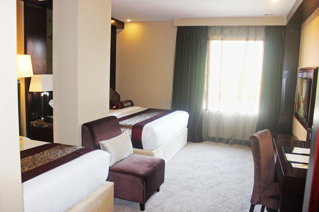 Royale Signature Hotel