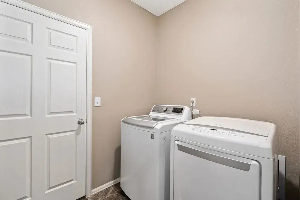 Windshire Retreat Pool, Garage & Pet-friendly