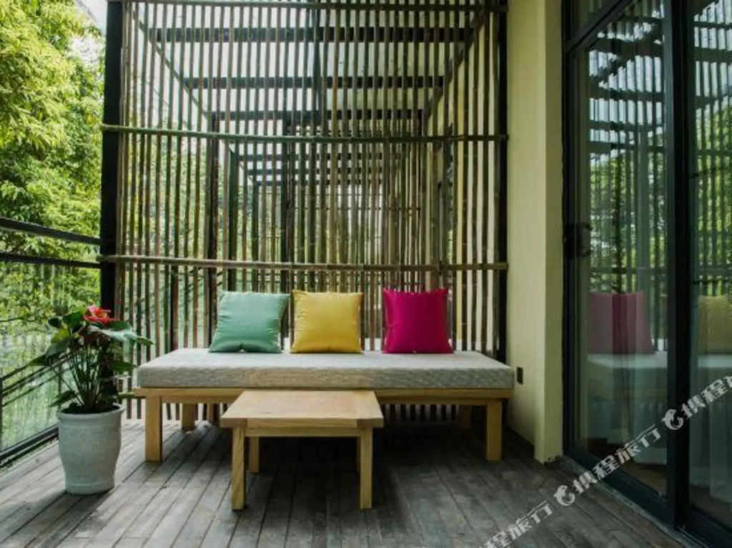 Xiyuan Yaji Holiday Hotel