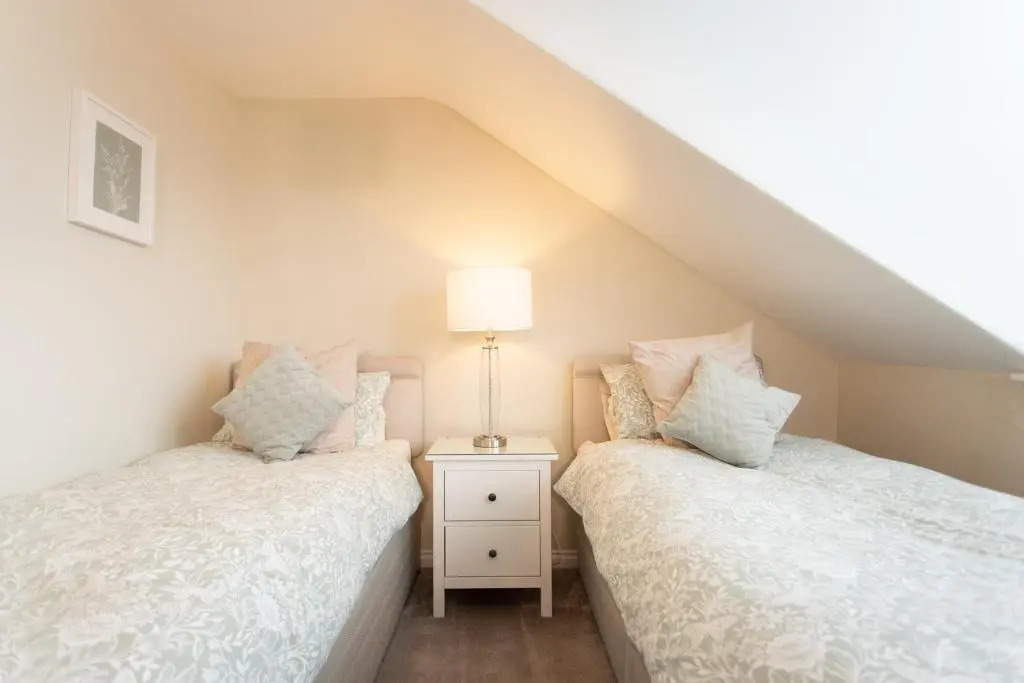 3 Private bedrooms attached to hosts home Free parking