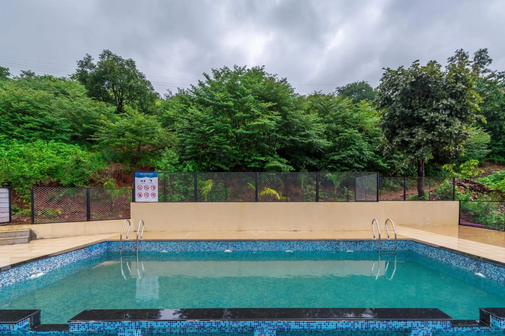 SaffronStays Riverdale, Mulshi - Lakefront villa with pool and mountain view