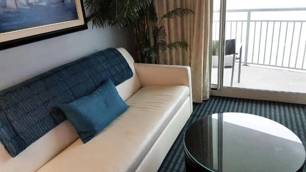 15th Floor Ocean Front