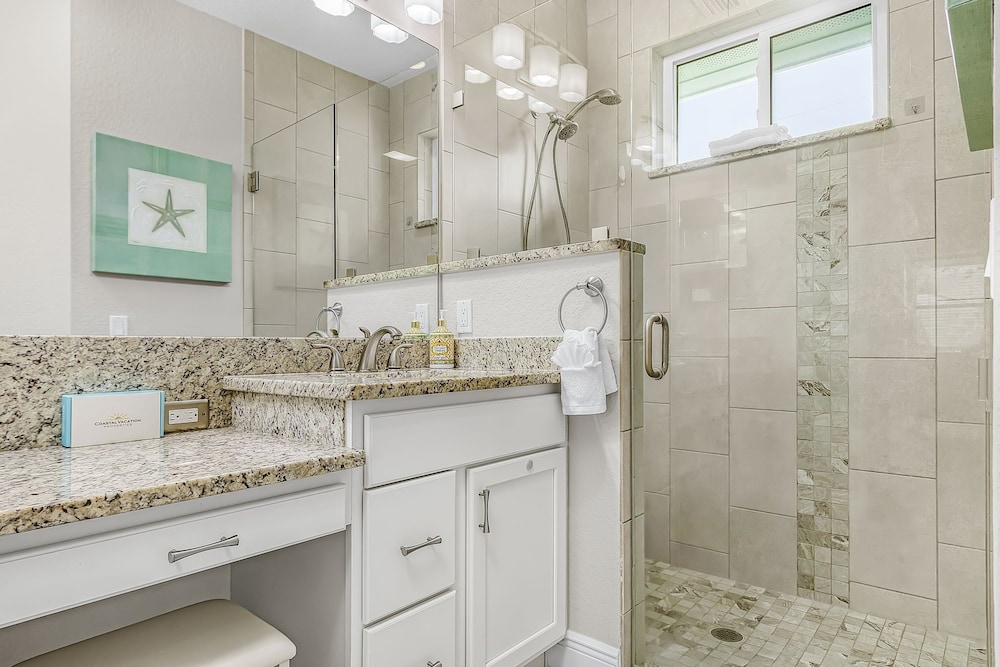 140 Pearl Paradise 3br/2ba W/ Pool! 3 Bedroom Home