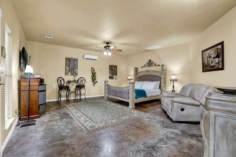 Private Luxury Retreat With Hot Tub 10mins To Fred!