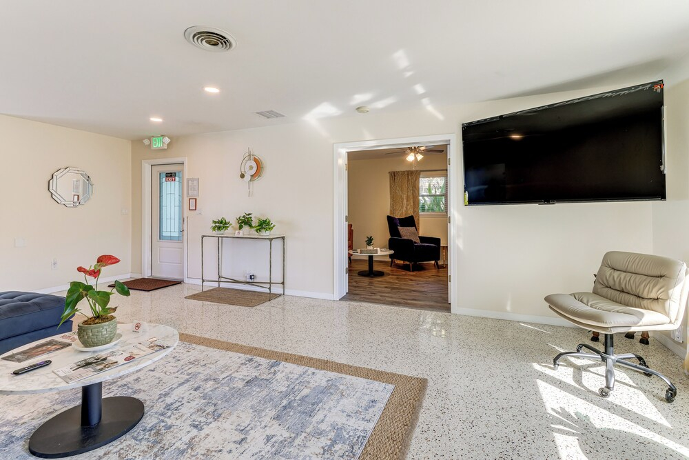 Heated Pool w/ No Fee! Vero Beach Oasis Near Ocean