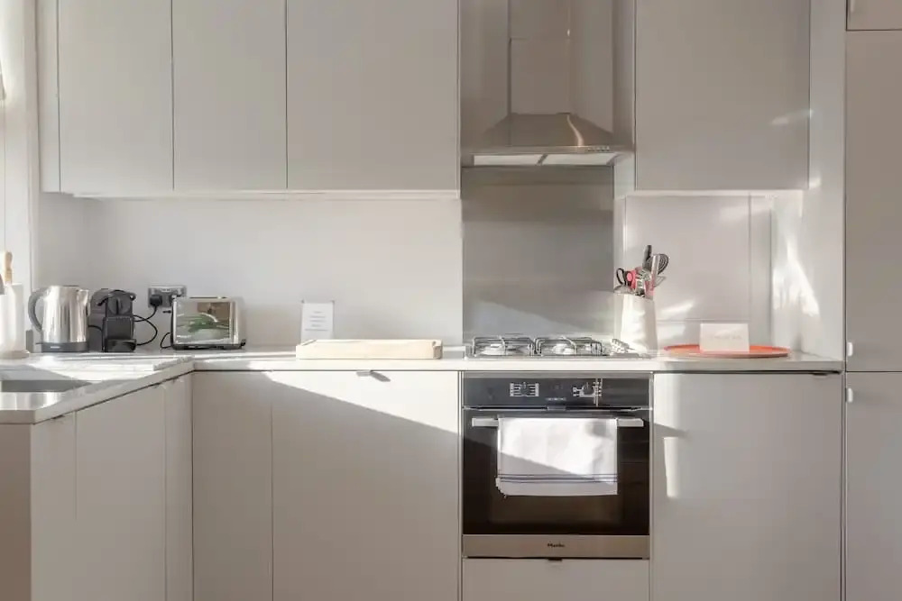 2 Bedroom Apartment Near Ladbroke Grove