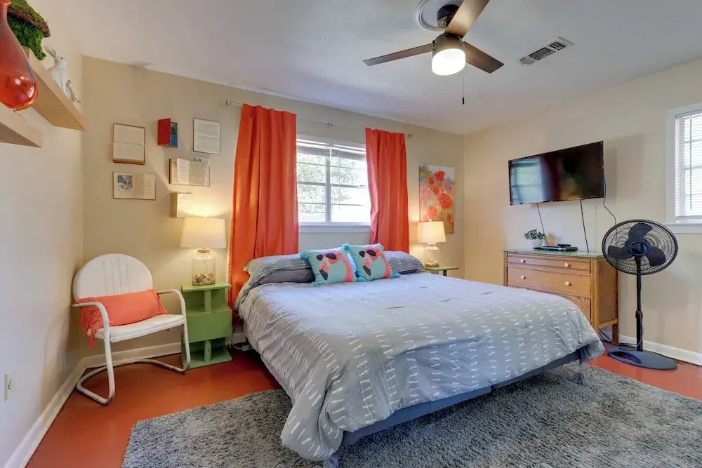 Vibrant Pass Christian Oasis - 3 Blocks to Beach!