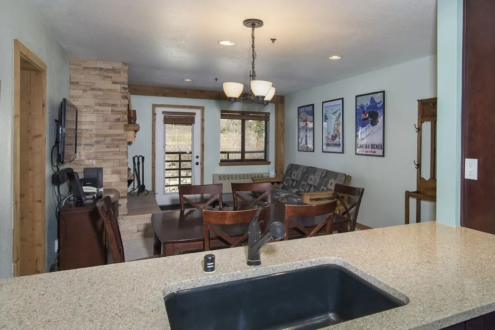 The Meadows 1120 - 2 Br Condo