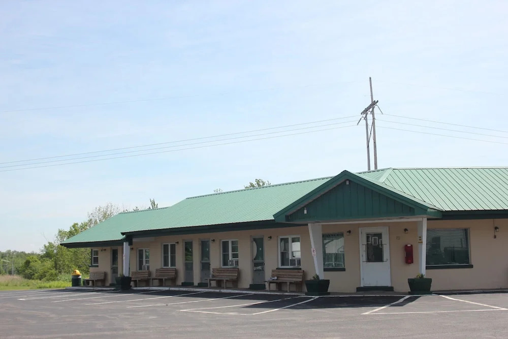 Evergreen Motel