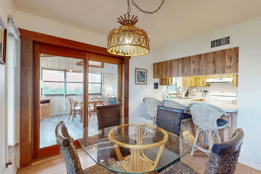 Spacious Seaside Cottage w/ Sunroom 1-minute Walk to Vilano Beach