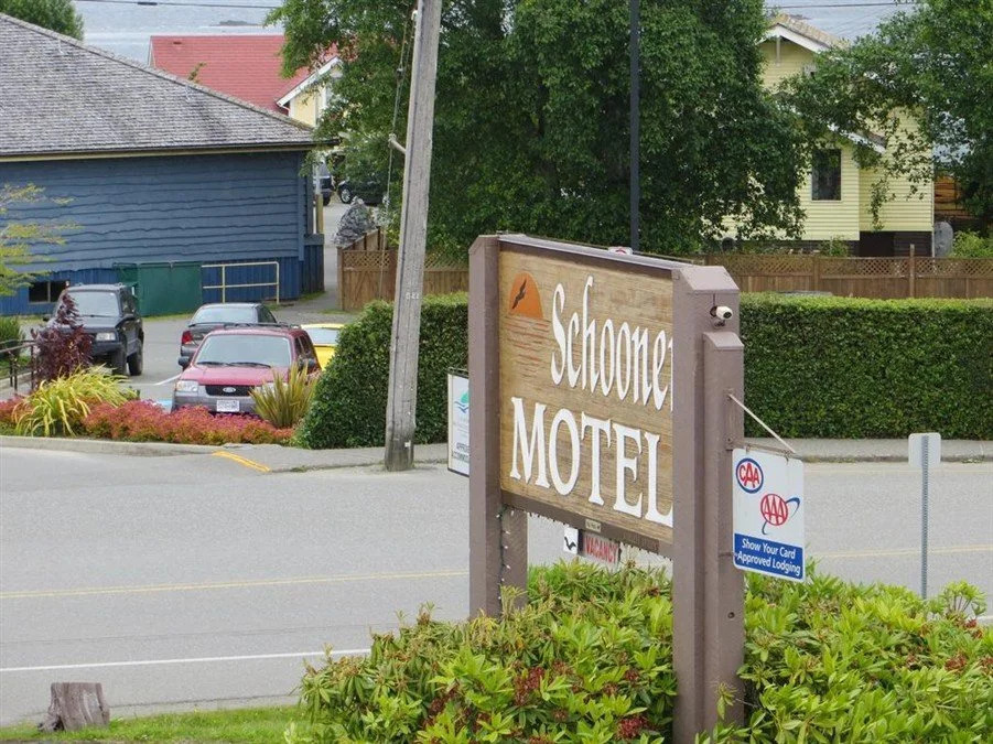Schooner Motel